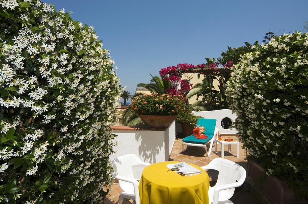 Lacco Ameno  Hotel Villa Angelica מראה חיצוני תמונה